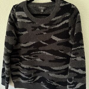 Barefoot Dreams CozyChic Camo Pullover Sweater Gray Black Soft Fuzzy Small Cozy